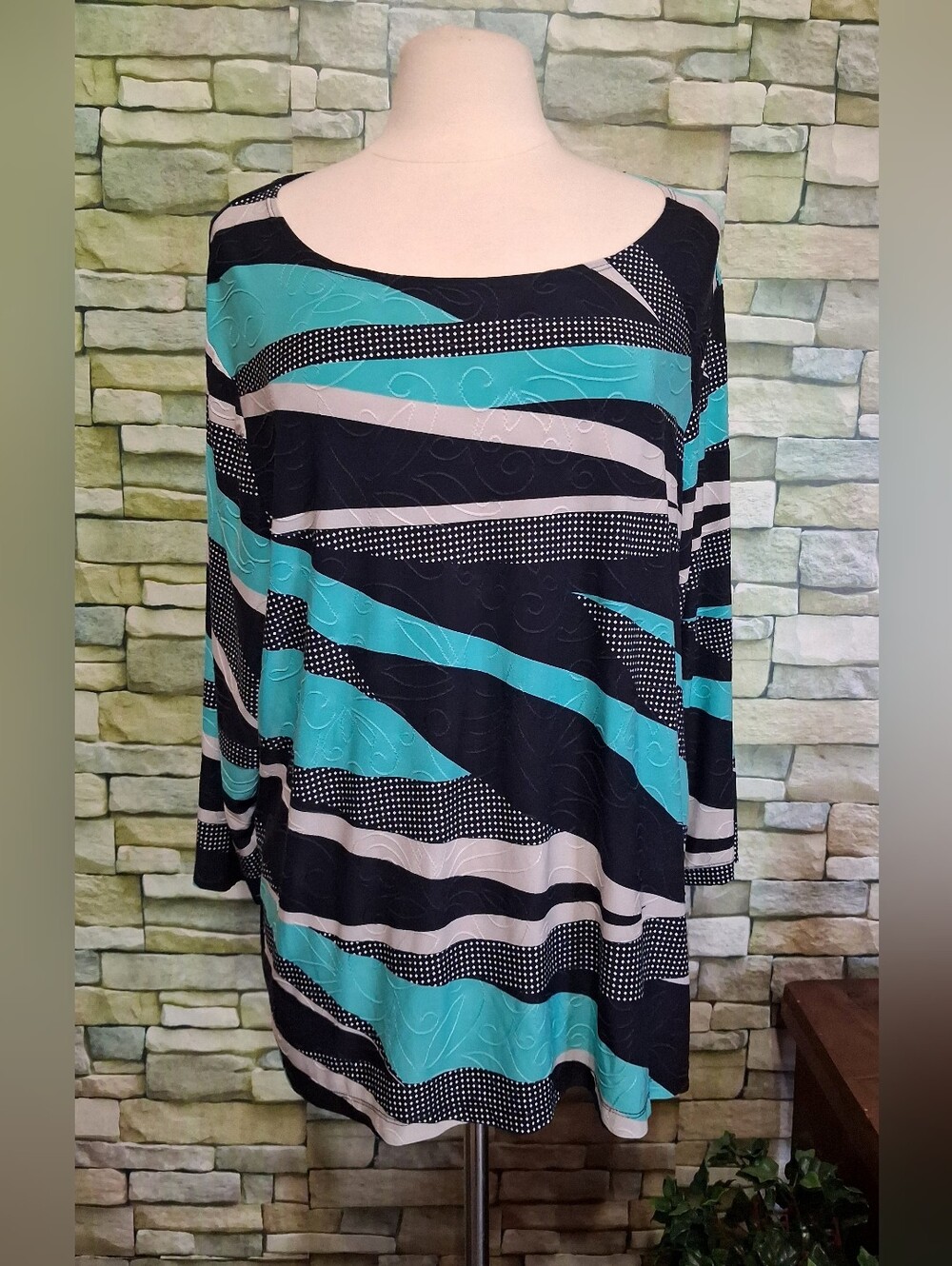 3X JM Collection Multicolor Embossed Striped Scoop Neck Blouse